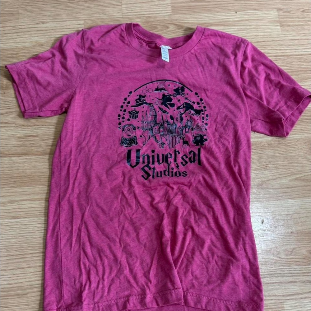 Universal Pink Short Sleeve Tee with Graphic Design